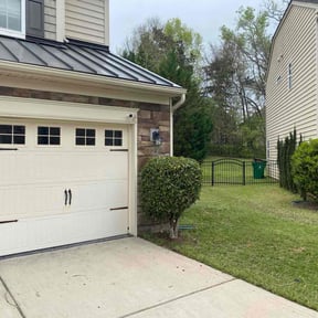 Bush Trimming by Kenneth  Kiesel reviewed on August 16, 2025