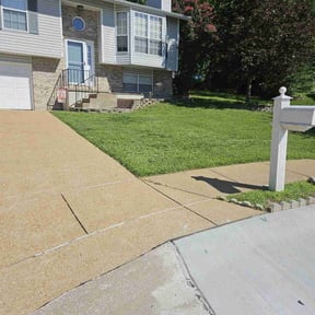 grass maintenance by Wilson & Son Lawn Care reviewed on December 23, 2023