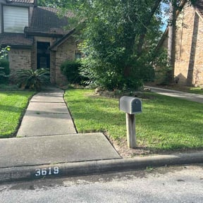 landscaping by NRB Landscape Services reviewed on August 15, 2025