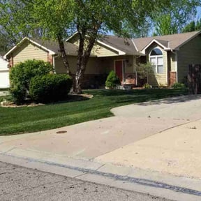 yard maintenance by Pecina lawn service reviewed on November 23, 2025