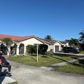 Bush Trimming by Coates Cutz Complete Lawn Care reviewed on October 20, 2025