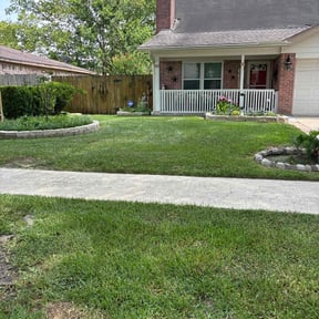 yard maintenance by Reel Casual Lawn Care reviewed on August 15, 2025