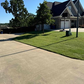 yard service by GT Luxury Lawn... reviewed on August 16, 2025