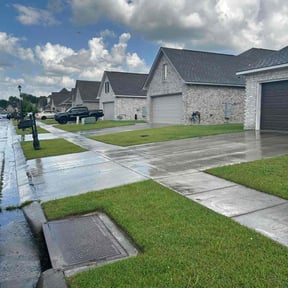 yard maintenance by Helping Hands Lawncare Service reviewed on August 15, 2025