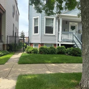 yard maintenance by APMS LLC reviewed on August 21, 2025