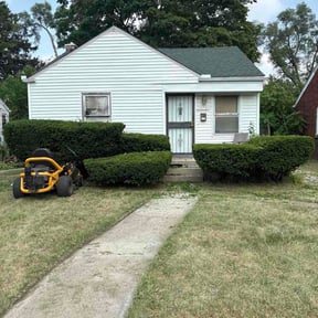 Bush Trimming by geez cuts reviewed on July 22, 2026