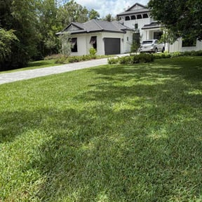 gardening service by ShiftChange LLC Lawn Service reviewed on August 16, 2025