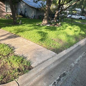 yard care by Grays lawn service reviewed on August 15, 2025