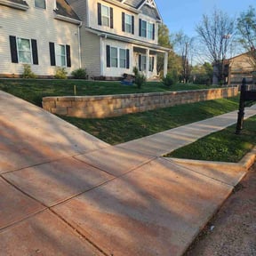 yard maintenance by Curb Appeal reviewed on August 15, 2025