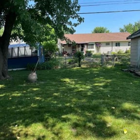 Leaf Removal by M&amp;J LAWNSERVICE reviewed on September 15, 2025