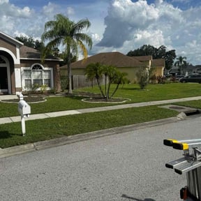 landscape maintenance by Giron Tree Services LLC reviewed on November 22, 2025