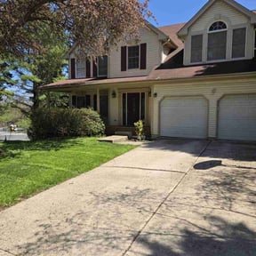 lawn care by RJ landscaping reviewed on August 15, 2025