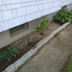 Flower Bed Weeding by NEW CREATION LAWN PROFESSIONALS reviewed on August 17, 2025