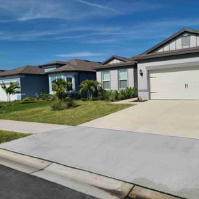 grass cutting by Elenas Lawn Care LLC reviewed on April 18, 2025