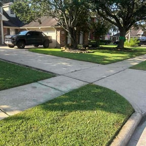 landscaping by Sparkle More Cleaning Services LLC reviewed on August 21, 2025