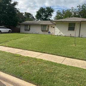 turf maintenance by Right Time Llc reviewed on April 17, 2025