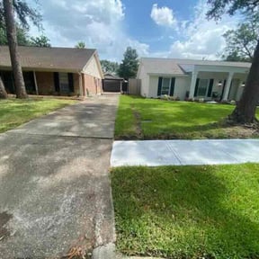 landscape maintenance by Manuel's lawn care reviewed on August 21, 2025