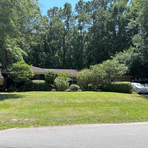 Bush Trimming by Mightyfine professional  services reviewed on August 20, 2025