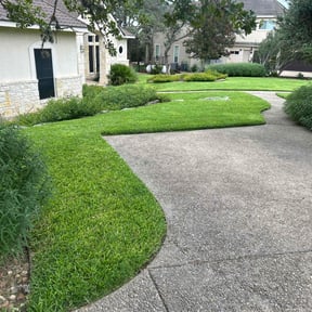 yard service by Lawn Me Up Landscape reviewed on July 5, 2022