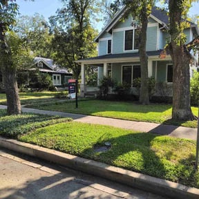 yard care by Johnny's moving and hauling reviewed on August 15, 2025