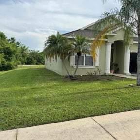 grass maintenance by vangs handy service reviewed on August 16, 2025