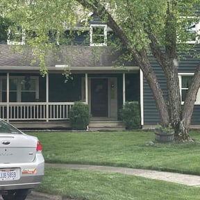 yard maintenance by Laupola's Landscaping reviewed on December 25, 2025