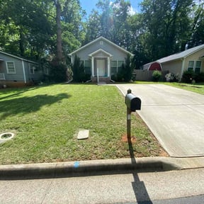 landscape maintenance by Perez Landscaping reviewed on August 16, 2025