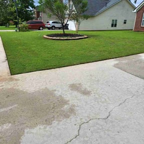 gardening service by Yards Done Daily reviewed on August 21, 2025