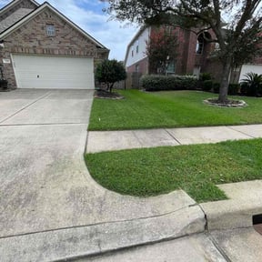 grass cutting by Pleasant View Lawn Care reviewed on August 15, 2025