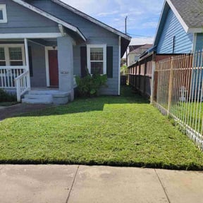 landscaping services by El Caribe Lawn & Palms reviewed on August 20, 2025