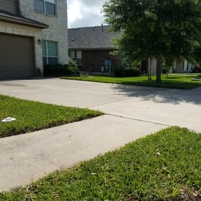 lawn maintenance by Exclusive Lawn Service reviewed on March 5, 2024