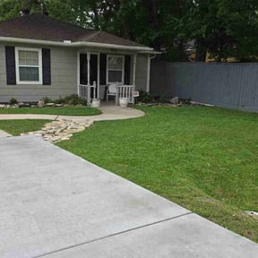 yard service by Lemons Lawn Care reviewed on August 21, 2025