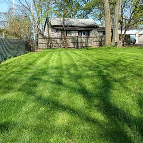 grass cutting by Burton Lawn Care reviewed on October 12, 2023