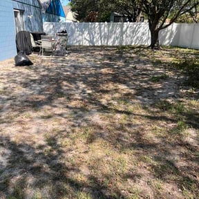 Leaf Removal by Oak Landscaping reviewed on April 15, 2026