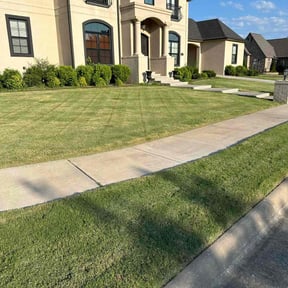 landscape maintenance by SWM Custom reviewed on August 18, 2025