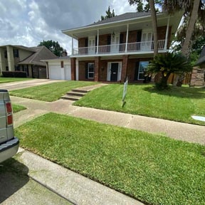 residential landscaping by Discount Mowing reviewed on August 21, 2025
