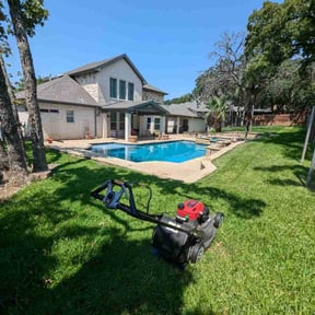 yard service by Jose Carney reviewed on November 24, 2025