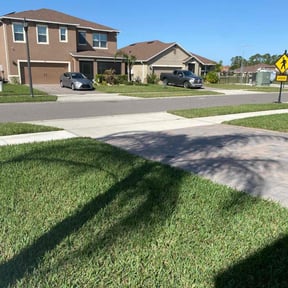 yard work by Leon&#039;s Landscaping Services reviewed on November 21, 2025