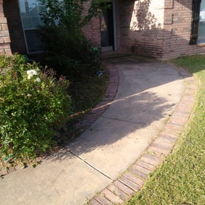 Bush Trimming by Banda Landscaping reviewed on August 14, 2025