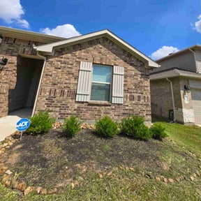 Flower Bed Weeding by Family First Choice Care Services reviewed on October 20, 2025