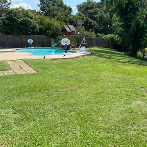 landscaping services by Fresh Cut Yard Workz  reviewed on December 23, 2021