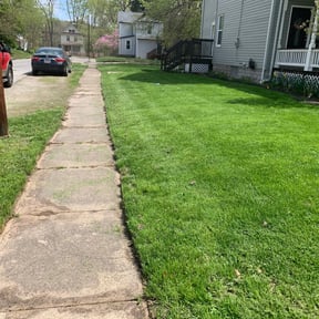 lawn service by LawnTime Treasure Valley reviewed on April 28, 2024