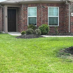 residential landscaping by OC Lawn Care Services reviewed on August 18, 2025