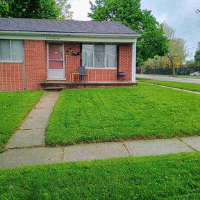 yard work by CJWV Grass Company reviewed on August 16, 2025