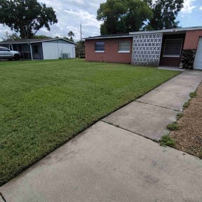 residential landscaping by Clean and Serene Lawns reviewed on August 19, 2025