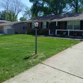yard care by Jordan's Lawn Service reviewed on August 16, 2025