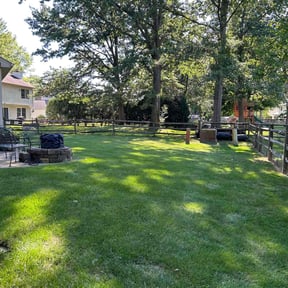 residential landscaping by Riveria Landscaping reviewed on August 21, 2025