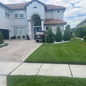 yard care by Shine rite reviewed on November 25, 2025