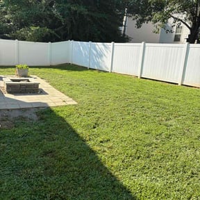 lawn care services by Diego Mojica Lawn Care reviewed on August 20, 2025