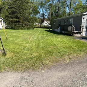 lawn service by Electric City Lawn Care LLC reviewed on July 4, 2025
